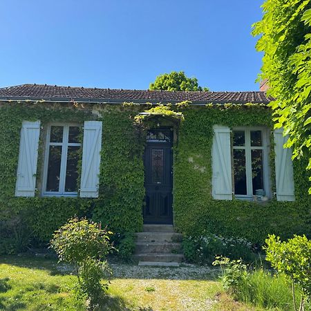 Cottage-Saint Laurent Sur Sevre Bagian luar foto